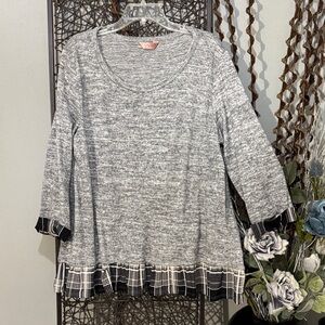 Gray and Black Women's Top